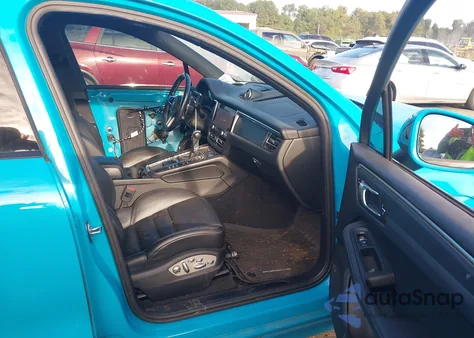 2020 Porsche Macan Gts z USA, uszkodzony, nr VIN WP1AG2A54LLB55755